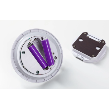 Настенный аккумуляторный светильник Kiora с датчиком, белый